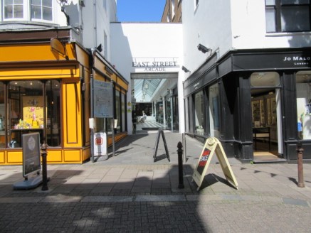 ARCADE RETAIL UNIT TO LET - A well-presented retail unit within a bustling shopping arcade extending to 388 sq ft (36.05 sq m). arcade, subject to terms agreed, basement storage can be offered....