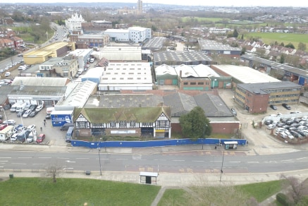 A selection of 4 warehouse units located in a prominent position in Kingsbury