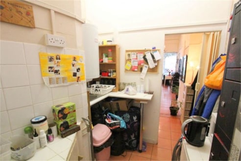 ABC Estates are pleased to offer this Commercial premises To Let. Currently being used as a unisex hairdressers and comprising shop floor with 4 work stations and sink, staff kitchen and WC....