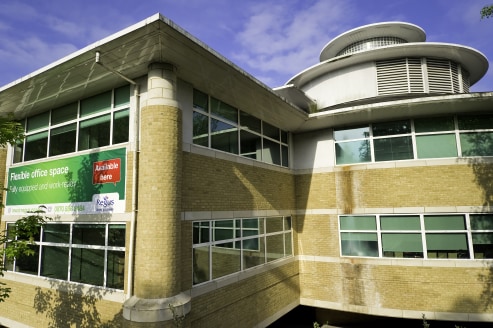 This is a good quality modern building benefiting from raised floors and air conditioning.<br><br>The building provides a choice of fully managed services if required, including broadband internet access, telecommunications systems, on site IT suppor...