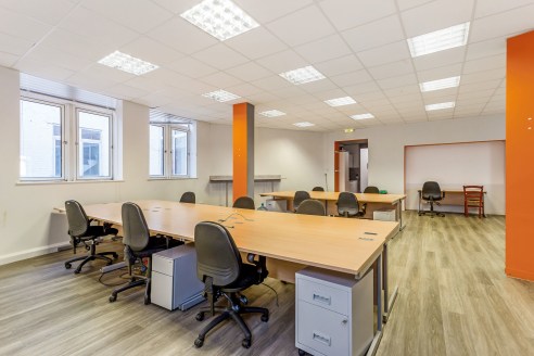 A selection of 3 recently refurbished offices with allocated parking