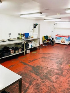 A1/A2 or potentially D1 Use. This retail premises is situated opposite Acton Mainline station. The property offers approx. 2900 sq ft on the ground floor and full use of basement storage....