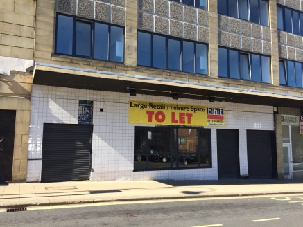 The premise briefly comprises a ground floor former café/ bar set in the heart of Halifax town centre with surrounding occupiers being The Victoria Theatre, Pizza Hut, Dominoes and a variety of cocktail bars and micro pubs.

Having window panels to t...