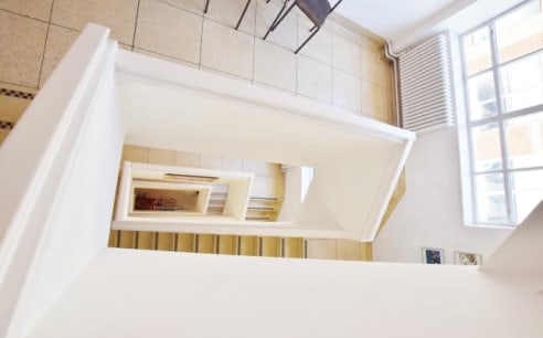 Available immediately This 4th floor office comprises an open plan office space as well as a large board room and benefits from excellent natural light, with large windows along the North and South elevations. The space also has demised WCs, a fitted...