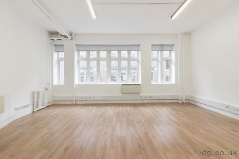 Strapline: Open plan workspace - Rent free / incentives available - Excellent natural light from 2 sides - Good ceiling height - Light wood flooring - Modern strip...
