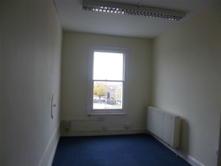 Range of small office suites to let on flexible...