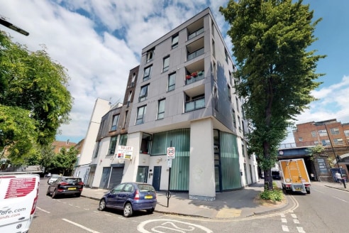 A self contained B1/D1 ground floor space to let appealing to a range of occupiers such as creative and design agencies who will benefit from the ample windows providing excellent natural light.

A 3,151 sq ft D1/B1 mostly open plan space situated on...