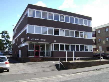 Medway House is a three storey detached office building. The first floor provides predominantly open plan offices with a number of partitioned offices/meeting rooms. 

First floor: 2,694 sq ft (250 sq m)