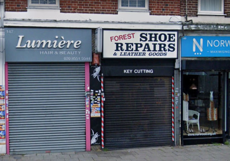 Lock Up Shop currently used for Shoe Repairs with a Total Floor Area of approximately 222 square feet (20.62 square metres) suitable for a variety of A1 Retail users.