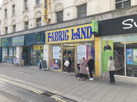 WHITE BOX SHOP UNIT TO LET IN WESTERN ROAD, BRIGHTON.