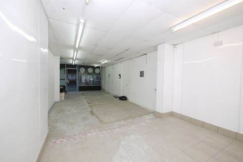 Victor Michael is pleased to present this fantastic commercial unit to the market. Comprising of a great size, this property can be used for retail purposes such as a shop, agency or hairdressers etc.
