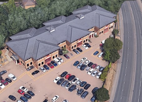 Rose Kiln Court is a prominent office building fronting the A33 connecting Reading Town centre to junction 11 of the M4. The property therefore benefits from easy access to the town centre and to the motorway network.

The building is arranged over 2...