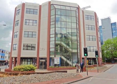 A detached office building occupying a commanding and prominent position in Swindon town centre arranged over 5 floors. Comfort cooling, raised floors, suspended ceilings with Category 2 lighting, two 8 person passenger lifts, impressive full height...