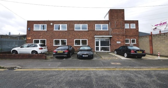 *AVAILABLE NOW* Large 6200 square foot (approx) commercial unit to rent. Perfect for a cash and carry, production and storage, the unit has three access points and parking on-site. Included within the unit is a private office.