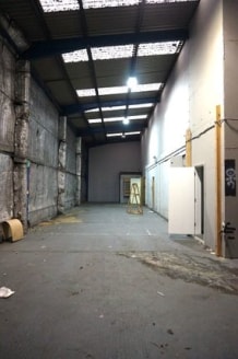 Available immediately<br><br>Cheap rent - Short term storage Warehouse and car parking 10,765 sq. Ft. - 999.27 m2 (approx.)...