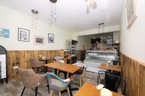 Victor Michael is pleased to present this beautiful cafe for rent. Comprising of A1 classification, this unit has plenty to offer.