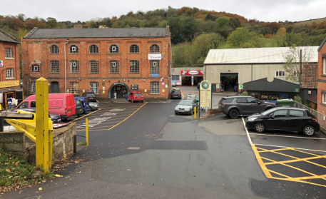 The Griffin Mill Estate, located to the East of Stroud, is an attractive, thriving and well established commercial estate with a broad mix of businesses, including industrial occupiers and retailers. Unit 17/18 comprises a modern detached single stor...