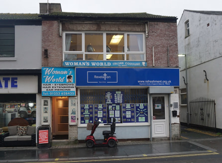 Spacious Town Centre first floor premises which have been established as a Hairdressers for over 40 years. Separate front entrance off Deansgate leads to a rear kitchen/staff room and 2 wc's with front salon area in two sections. In total approx. 53s...