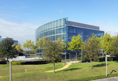 A stylish headquarters building with feature glass elevations adjacent to the M4 motorway for outstanding prominence. Large, flexible floor plates and maximum natural light create an exceptional working environment.

Current availability is as follow...