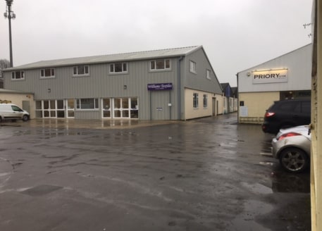 A range of offices, retail and trade counters, workshops, lock ups and storage units including self storage from 160 - 5,000 sq ft available on flexible terms. Located adjacent to the Tesco supermarket on London Road in...