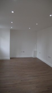 Luxury private (self-contained) office with a rooftop terrace - High street location. Kitchen and shower facilities. Recently refurbished light and airy