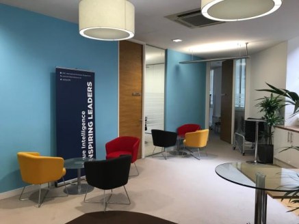 186 City Road, LONDON, EC1V 2NT

PART GROUND FLOOR - 1,995 SQ FT

ENTIRE FOURTH FLOOR - 5,880 SQ FT

Sub-lease which will expire in March 2021

ONLY £45.00 PER SQ FT!

OFFICE SPACE TO LET WITHIN WALKING DISTANCE OF SILICON ROUNDABOUT

