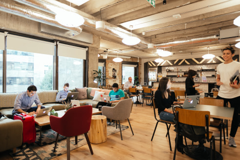 Enjoy 10 floors of collaborative workspaces, beautiful private offices, and generous conference rooms-all strategically designed to help you and your team do your best work. Plus, this dog-friendly space features a dedicated game room and onsite show...