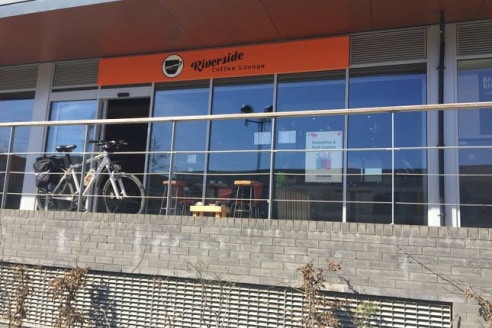 The property is located on Minter Road, forming part of the Rivergate Centre in the new Barking Riverside Development Scheme. The property is arranged on ground floor only and consist of a newly fitted unit recently refurbished as a coffee shop....