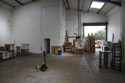 Industrial / warehouse and trade counter unit on popular estate