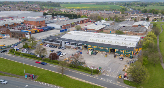 SEACROFT TRADE PARK is situated in a highly prominent position fronting the A6210 Leeds Outer Ring road. The location provides direct access to the Greater Leeds conurbation and Leeds City Centre which is located 4.25 miles south west via the A64 Yor...