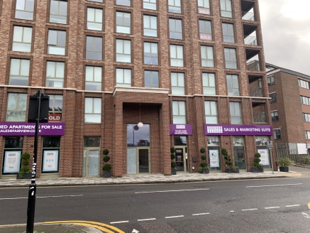 A ground floor commercial unit forming part of the new Fairview Homes Lexicon Development. This mixed use scheme provides high quality residential apartments with landscaped gardens and secure parking. The ground floor unit totals 5,130 sq ft GIA and...