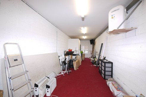D2 License which could suit a specialist gym/personal training studio, office, design studio, craft workshop and located moments from Dalston Kingsland Station.