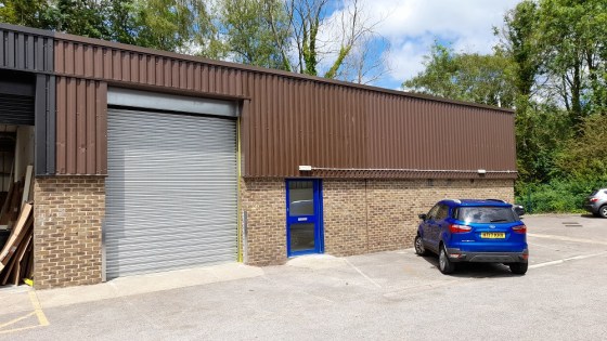 Trade / Industrial Unit in an established commercial location