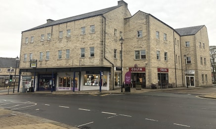 Riverview Court is a modern office and shop development at the river end of Market Place and is constructed using the finest quality local stone under a pitched slate roof.