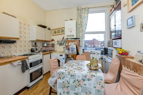 **Freehold for Sale ** Victor Michael presents this excellent investment opportunity to the market with high yield potential.

Advertised is a three double bedroom flat, a commercial unit with a basement and a mechanical work garage.

This plot is in...