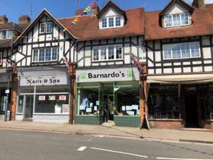 *UNDER OFFER* 3A Market Place, Chalfont St Peter, Bucks SL9 9EA
