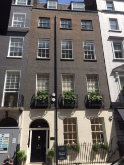The available office space is located on the third floor of 25 Dover Street, behind an attractive Georgian façade.