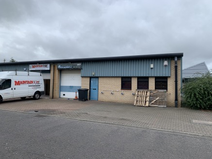 -Workshop/Industrial Accommodation

-Popular Team Valley Location

DESCRIPTION 

The unit is an end terraced industrial unit of metal portal frame construction with brick and block elevations to approximately 1.8m (6ft) with profile sheet cladding ab...