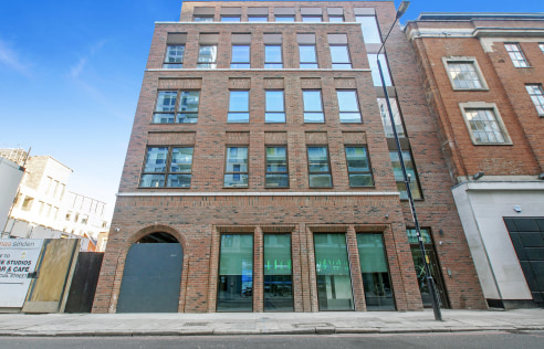 28 Commercial Street is a striking newly built office block which forms part of the Toynbee Hall complex which extends back from Commercial Street accommodating an on-site café, courtyard seating and the public open space of Mallon Gardens. 

The ava...