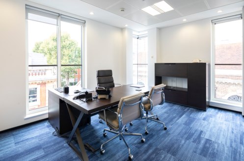 Top quality, fully fitted office suite to be let on a new lease by arrangement. 

10 desks, 3 meeting rooms, kitchen, demised WCs