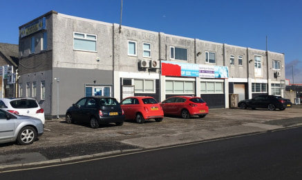 First Floor Office/Commercial Space situated in a substantial corner two storey property on Red Marsh Industrial Estate at Thornton. 4 separate rooms plus ladies & gents wc approx. 2000 sqft in total. Parking to forecourt. Suite variety of uses new l...