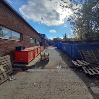 Industrial Unit with generous Yard / Parking area