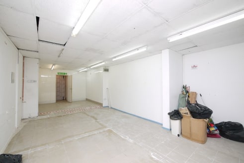 Victor Michael is pleased to present this fantastic commercial unit to the market. Comprising of a great size, this property can be used for retail purposes such as a shop, agency or hairdressers etc.
