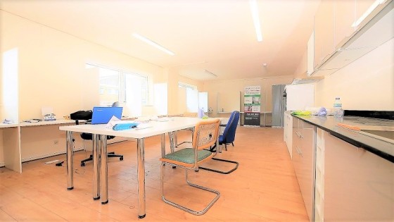 Contemporary A2 office space to rent in a commercial unit. Located just 5 minutes away from Lea Bridge Road Station, the unit is easily accessible and provides private parking onsite.