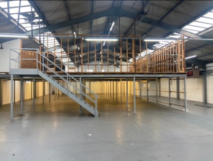 Warren Anthony Commercial are delighted to bring to the market this Industrial/Warehouse Unit with Showroom occupying a prominent location. The building comprises a self-contained detached factory and warehouse facility with a showroom fronting Termi...