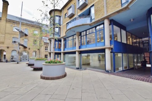 Available immediately Fully fitted, Plug & Play, great quality office space available immediately in Farringdon....