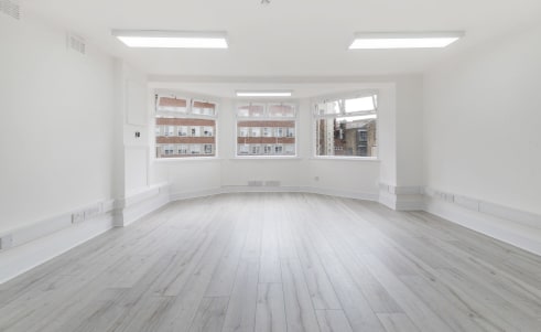 Strapline: Newly refurbished workspace - private lift entrance to 3rd floor - Open plan office - Fibre...