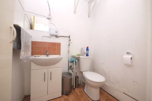 Victor Michael is pleased to offer the sale of a successful dry cleaning and laundry business established in 1969. Situated in Hackney, this reputable business is surrounded by residential properties which places the business in a lucrative location.