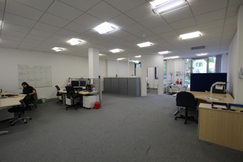 Self-contained office building over ground and first floor. Double glazed windows with excellent natural light. Raised floor to first floor. Natural aluminium finish 3 compartment perimeter trunking to ground floor....