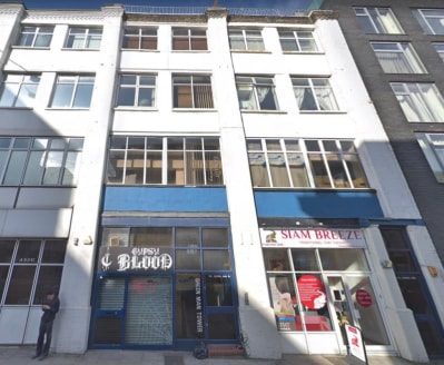 The property compromises a First Floor Office (B1) use which have been newly refurbished throughout and providing a new A/C units, new lighting, male/ female toilets, and kitchenette facilities. There maybe a potential roof terrace directly to the re...